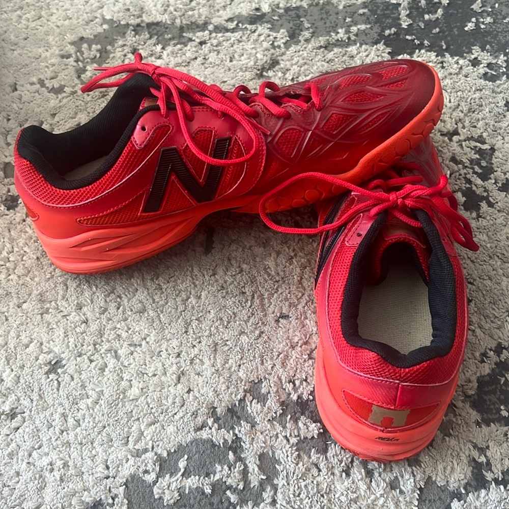 Men’s red New Balance revlite PROBANKS